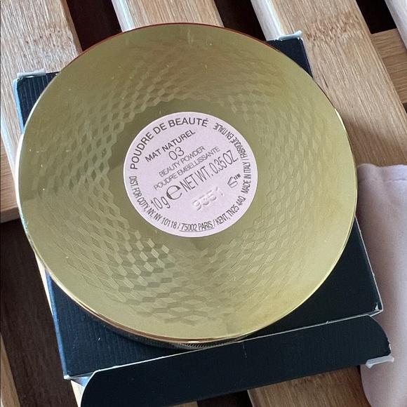 Gucci Mattifying Setting Powder - Picture 3 of 3